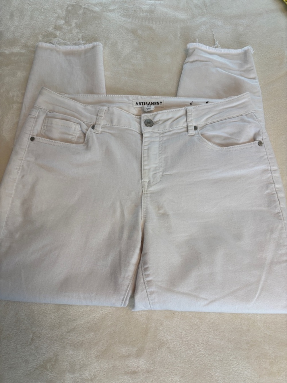 Women's ARTISAN NY White Stretch Jeans Capri Fringe Legs Size 10